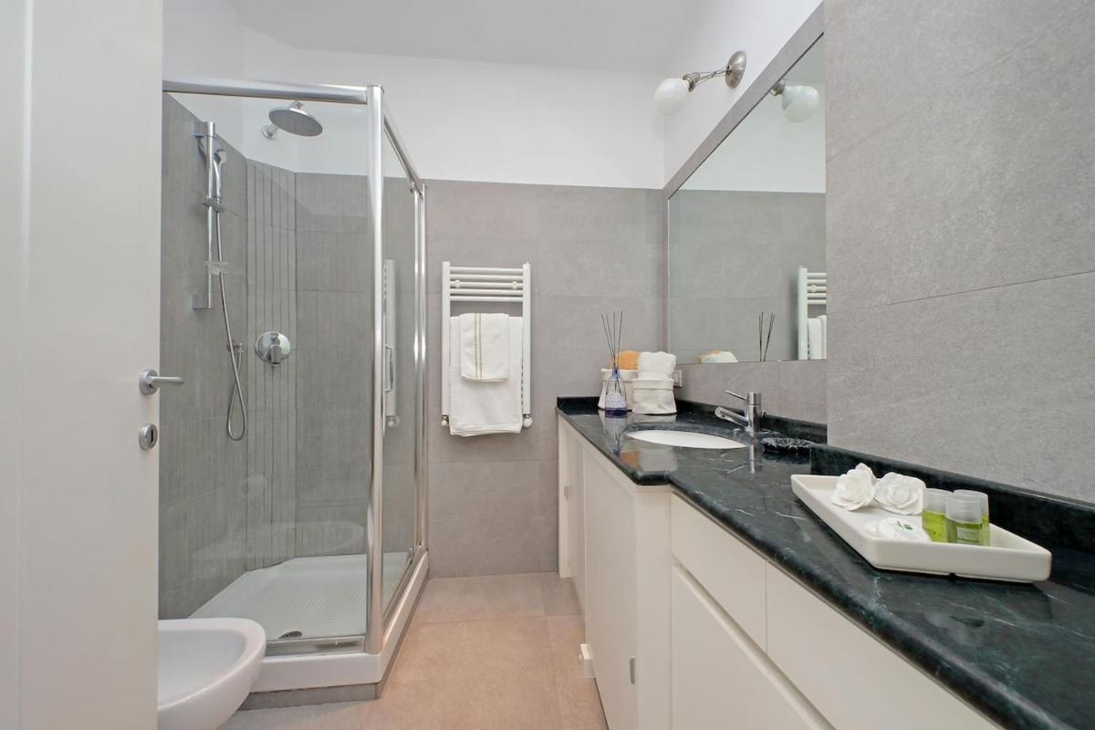 Residenza Belvedere Luxuryaparment-pool&balcony-jacuzzi-aircond-wifi Apartment *