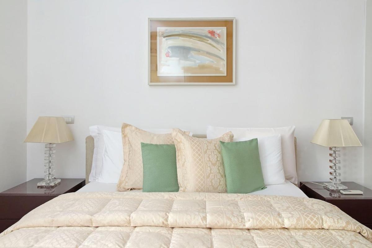 Apartment Residenza Belvedere Luxuryaparment-pool&balcony-jacuzzi-aircond-wifi *