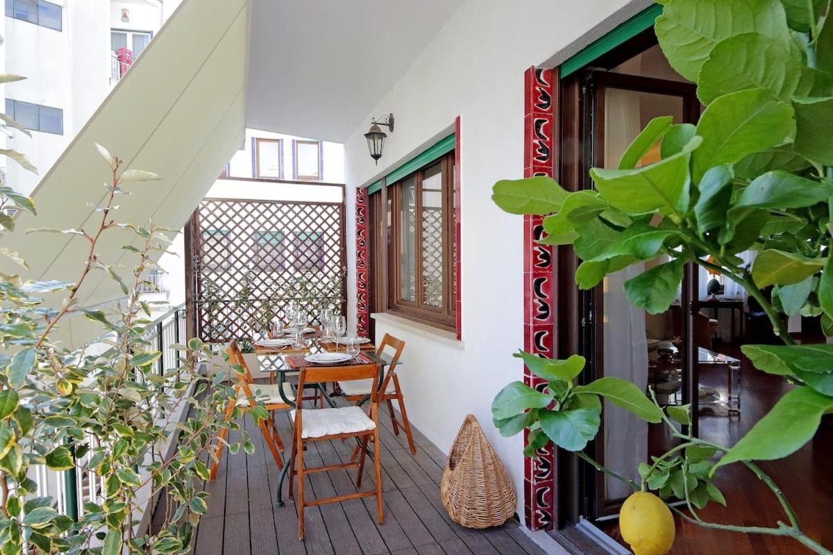 Residenza Belvedere Luxuryaparment-pool&balcony-jacuzzi-aircond-wifi Apartment *