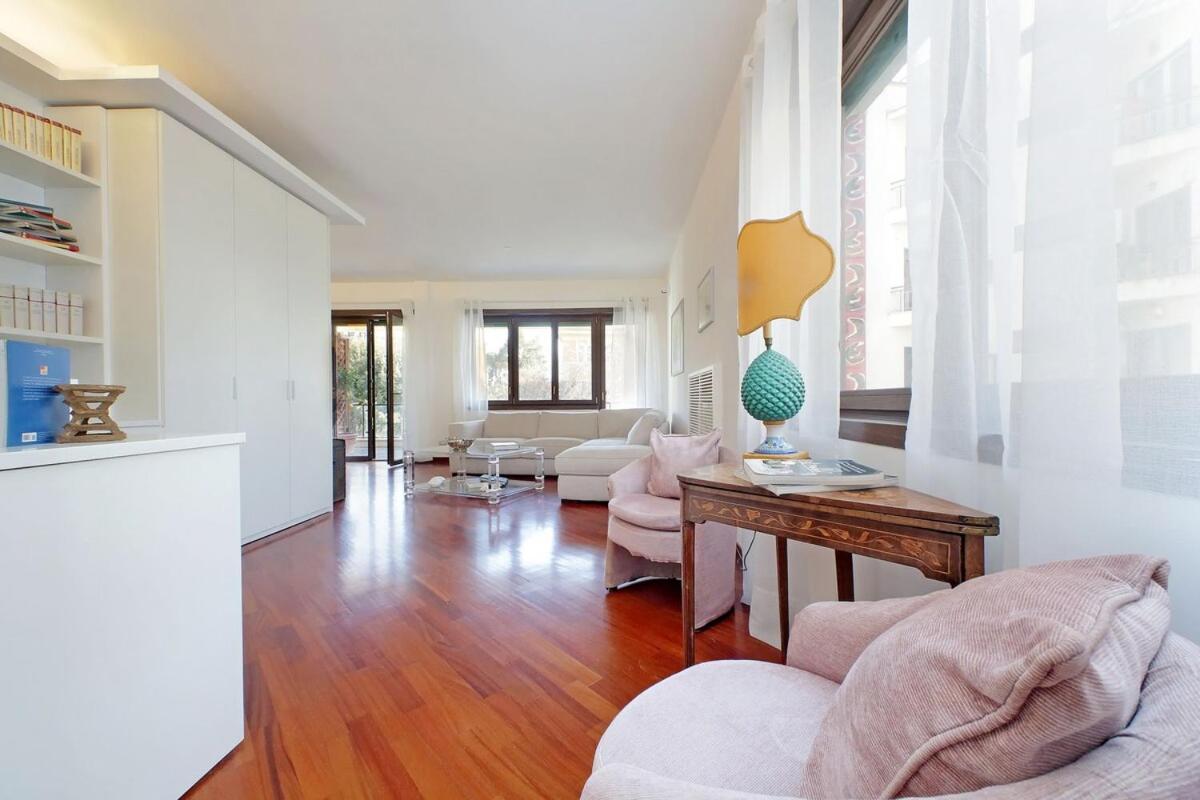 Apartment Residenza Belvedere Luxuryaparment-pool&balcony-jacuzzi-aircond-wifi