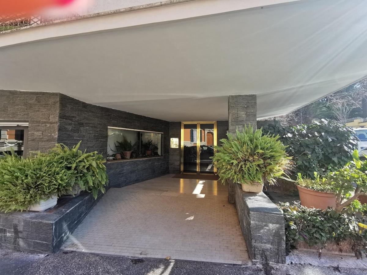 Apartment Residenza Belvedere Luxuryaparment-pool&balcony-jacuzzi-aircond-wifi Rom