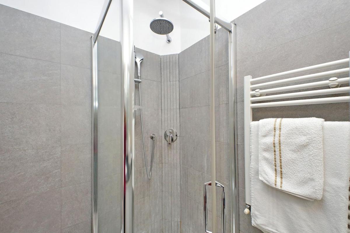 Residenza Belvedere Luxuryaparment-pool&balcony-jacuzzi-aircond-wifi * Rom